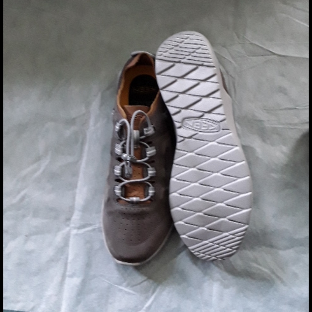 Size 12 Keen Highland Gym Shoes Suede Gray.
